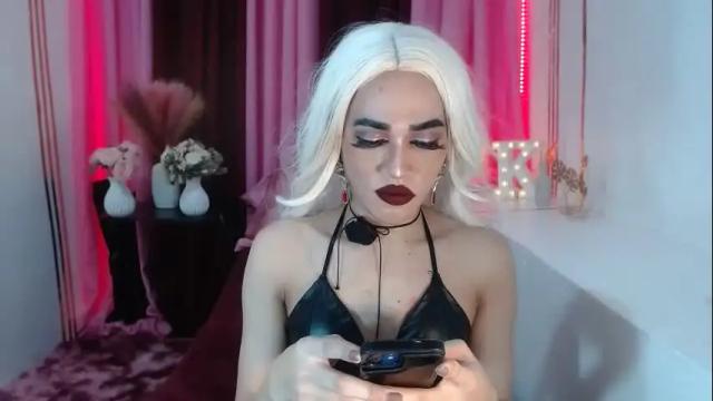 Image 2 of urcumgirlasiants Stream on Chaturbate on 25 days ago