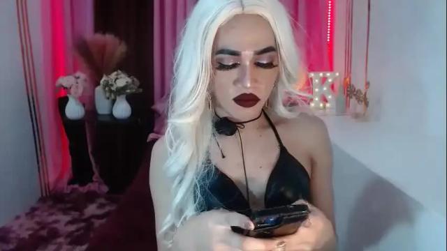 Image 6 of urcumgirlasiants Stream on Chaturbate on 25 days ago
