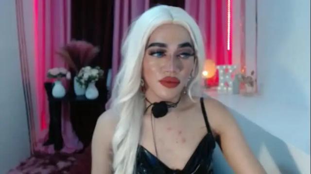 Image 3 of urcumgirlasiants Stream on Chaturbate on 17 days ago