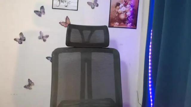 Image 7 of urdestiny_jasmine Stream on Chaturbate on 17 months ago