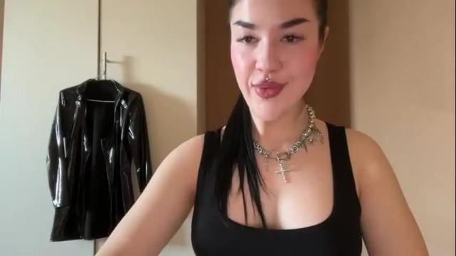 Image 6 of urdevilbaby Stream on Chaturbate on 15 days ago