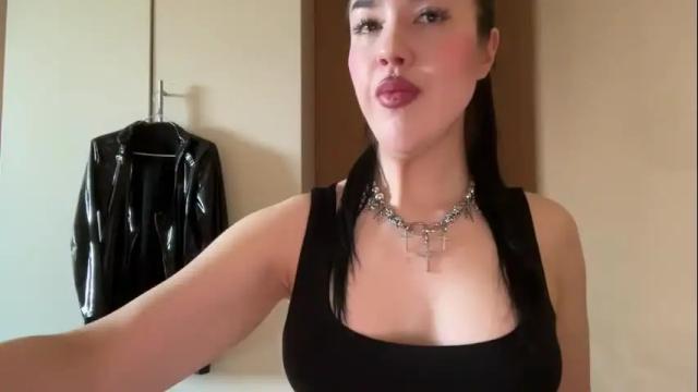 Image 8 of urdevilbaby Stream on Chaturbate on 15 days ago