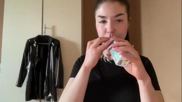 Image 6 of urdevilbaby Stream on Chaturbate on 9 days ago