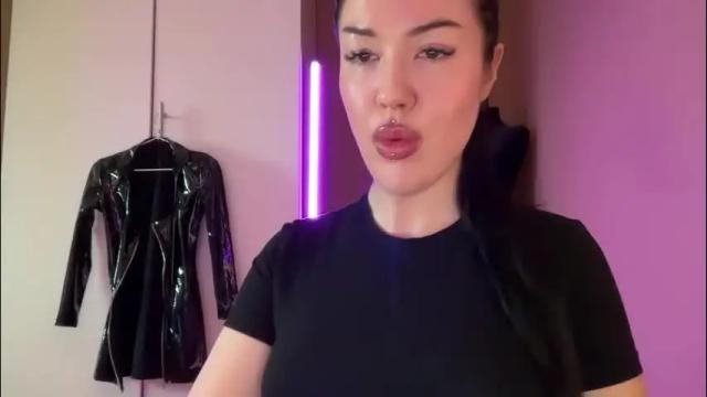 Image 12 of urdevilbaby Stream on Chaturbate on 1 month ago