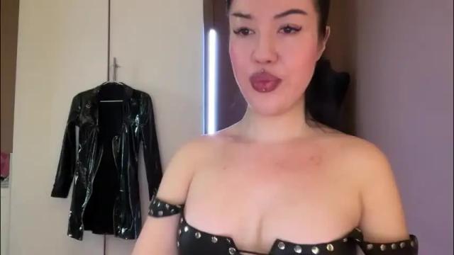 Image 3 of urdevilbaby Stream on Chaturbate on 1 month ago