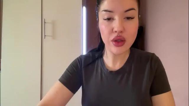 Image 7 of urdevilbaby Stream on Chaturbate on 17 days ago