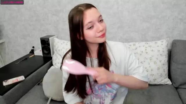 Image 8 of urgirl__nextdoor__ Stream on Chaturbate on 15 months ago