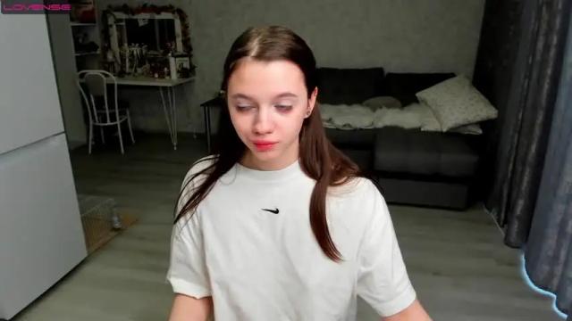 Image 11 of urgirl__nextdoor__ Stream on Chaturbate on 16 months ago