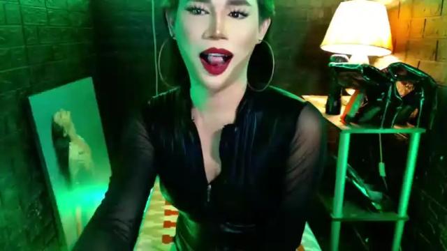 Image 11 of urhardcockqueenxxx Stream on Chaturbate on 13 months ago