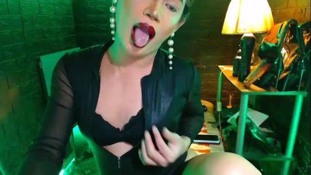 Image 4 of urhardcockqueenxxx Stream on Chaturbate on 1 month ago
