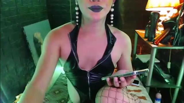 Image 12 of urhardcockqueenxxx Stream on Chaturbate on 2 months ago