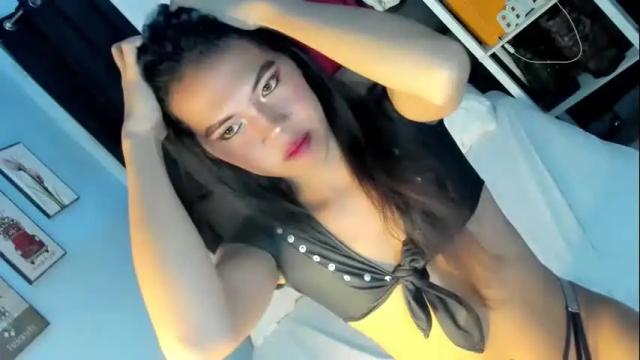 Image 11 of urhot_fcking_zoey Stream on Chaturbate on 1 month ago