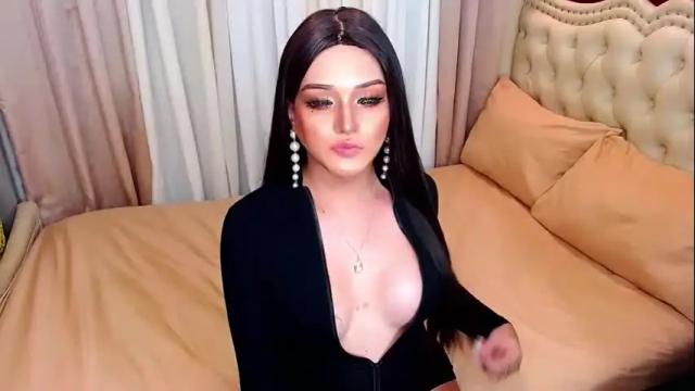 Image 10 of urhotcassielaine Stream on Chaturbate on 3 months ago