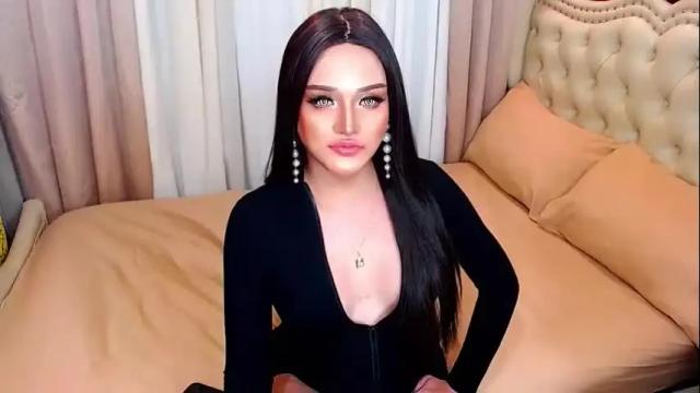 Image 7 of urhotcassielaine Stream on Chaturbate on 2 months ago