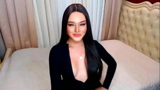Image 10 of urhotcassielaine Stream on Chaturbate on 1 month ago