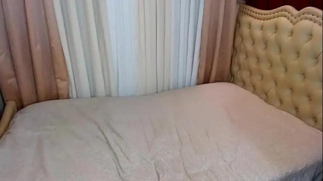 Image 10 of urhotcassielaine Stream on Chaturbate on 1 month ago