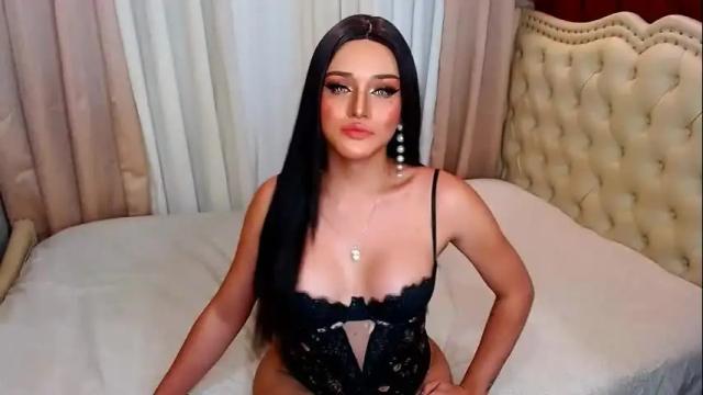 Image 7 of urhotcassielaine Stream on Chaturbate on 1 month ago