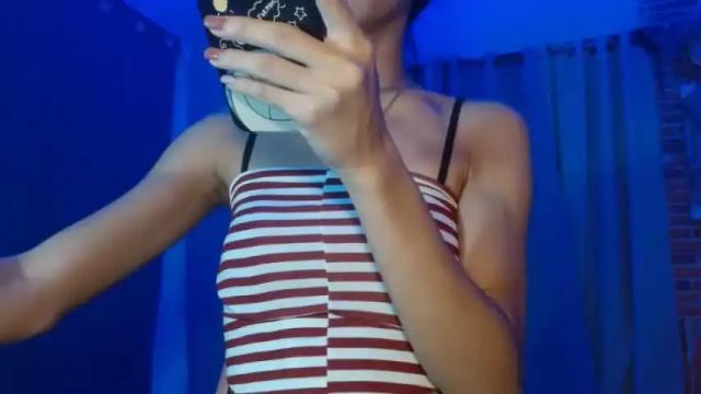 Image 11 of urnaughty_kim Stream on Chaturbate on 14 months ago