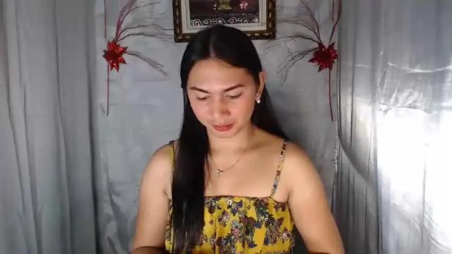 Image 8 of urpinayelenaxxx Stream on Chaturbate on 15 months ago