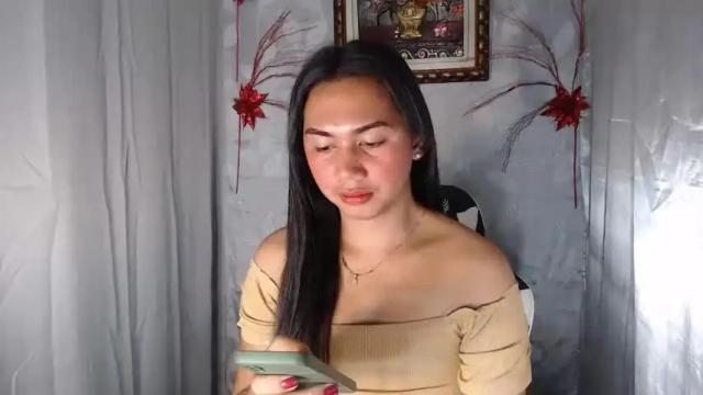 Image 6 of urpinayelenaxxx Stream on Chaturbate on 15 months ago