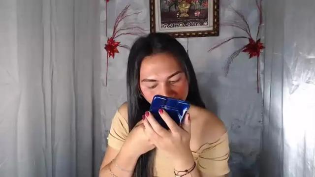 Image 8 of urpinayelenaxxx Stream on Chaturbate on 15 months ago