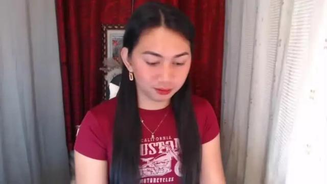 Image 12 of urpinayelenaxxx Stream on Chaturbate on 14 months ago