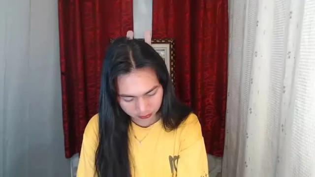 Image 3 of urpinayelenaxxx Stream on Chaturbate on 13 months ago
