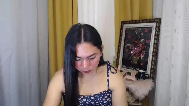 Image 12 of urpinayelenaxxx Stream on Chaturbate on 13 months ago