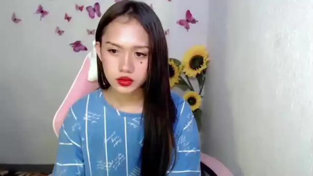 Image 12 of urpinaynathaliaxxx Stream on Chaturbate on 14 months ago