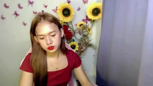 Image 12 of urpinaynathaliaxxx Stream on Chaturbate on 13 months ago