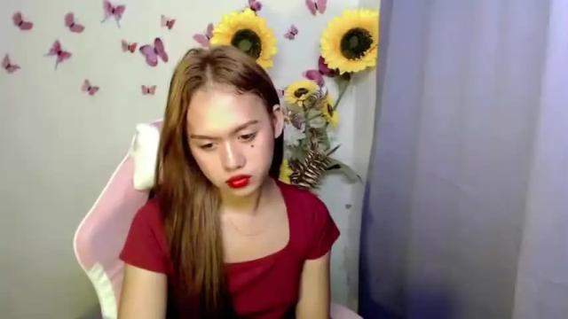 Image 3 of urpinaynathaliaxxx Stream on Chaturbate on 13 months ago