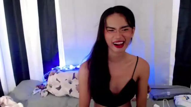 Image 3 of ursandra_xx Stream on Chaturbate on 13 months ago