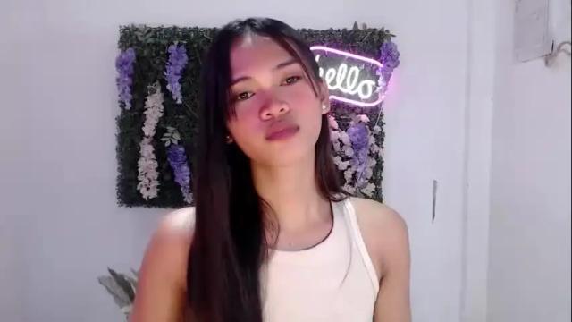 Image 10 of ursandra_xx Stream on Chaturbate on 1 month ago