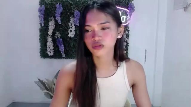 Image 4 of ursandra_xx Stream on Chaturbate on 1 month ago