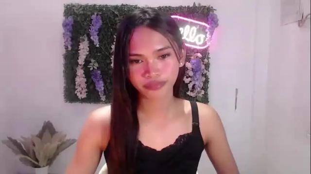 Image 3 of ursandra_xx Stream on Chaturbate on 1 month ago