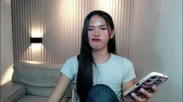 Image 2 of ursandra_xx Stream on Chaturbate on 2 months ago