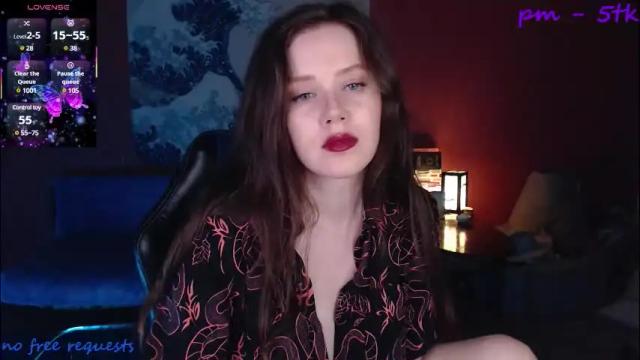 Image 2 of ursulamoor Stream on Chaturbate on 5 months ago