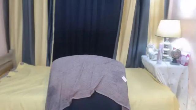 Image 3 of urtrixie_lorexxx Stream on Chaturbate on 16 months ago