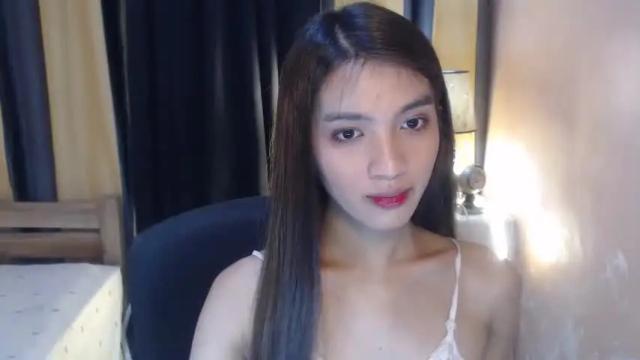 Image 2 of urtrixie_lorexxx Stream on Chaturbate on 16 months ago