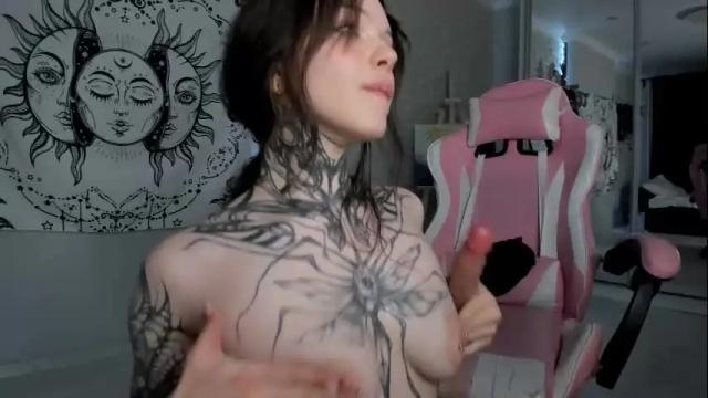 Image 7 of uwu_eva Stream on Chaturbate on 26 days ago