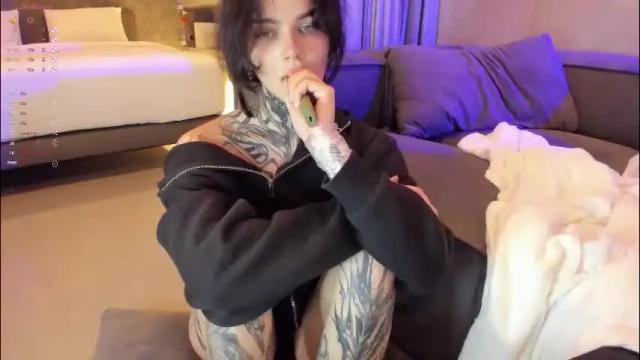 Image 3 of uwu_eva Stream on Chaturbate on 1 month ago