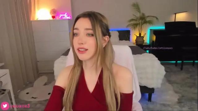 Image 2 of uwuxo Stream on Chaturbate on 22 months ago