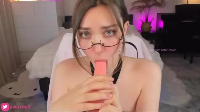 Image 7 of uwuxo Stream on Chaturbate on 21 months ago
