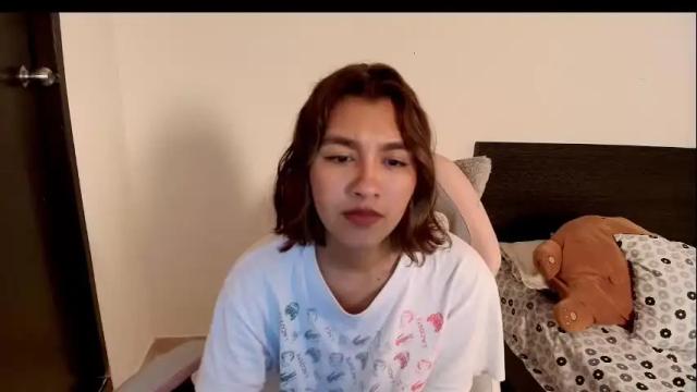 Image 2 of vaalerii_cutee Stream on Chaturbate on 1 month ago