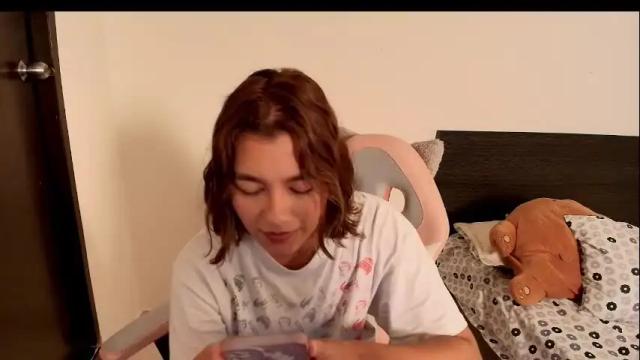 Image 8 of vaalerii_cutee Stream on Chaturbate on 1 month ago