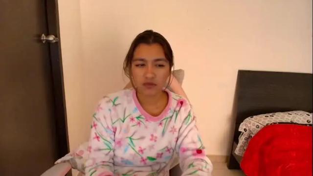Image 3 of vaalerii_cutee Stream on Chaturbate on 4 days ago