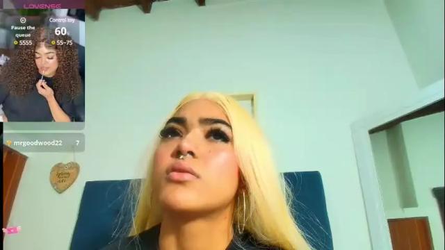 Image 2 of vahiolet_fuentes Stream on Chaturbate on 22 days ago