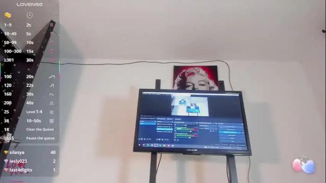 Image 12 of vahiolet_smith Stream on Chaturbate on 2 months ago