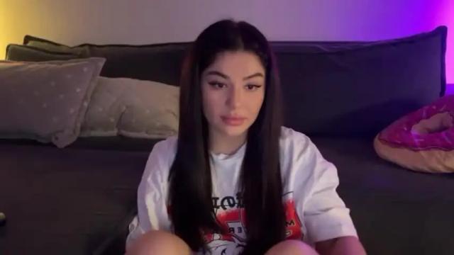 Image 6 of vaiee Stream on Chaturbate on 14 months ago