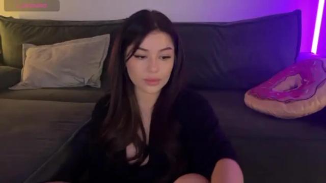 Image 4 of vaiee Stream on Chaturbate on 14 months ago